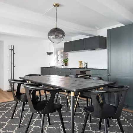Sanders Regent - Lovely Two-bedroom Near Square Апартаменты