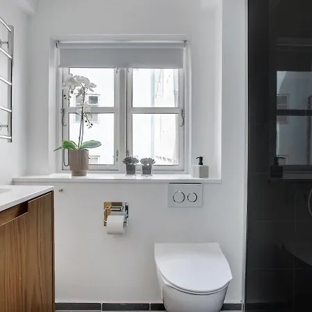Apartment Sanders Regent - Lovely Two-bedroom Near Square
