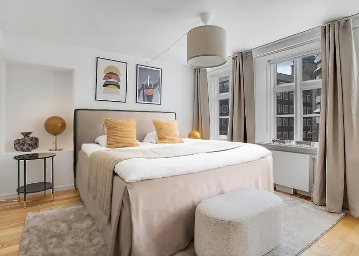 Regent 1 - Lovely 2-bdr W Terrace Apartment *